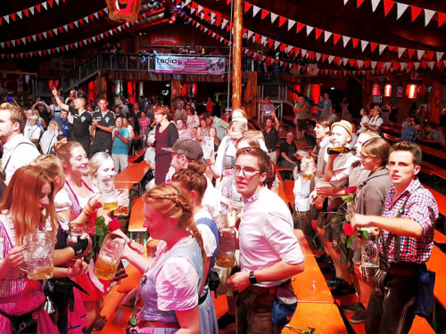 Auszug der Bedienungen  Hofer Volksfest 2018 – Foto 39