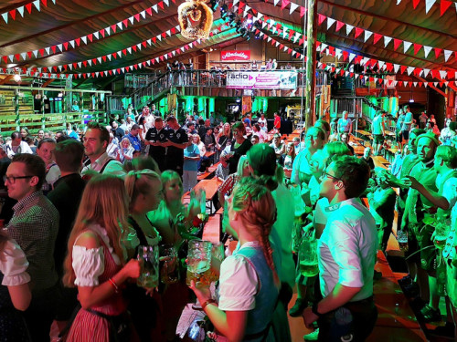 Auszug der Bedienungen  Hofer Volksfest 2018 – Foto 42
