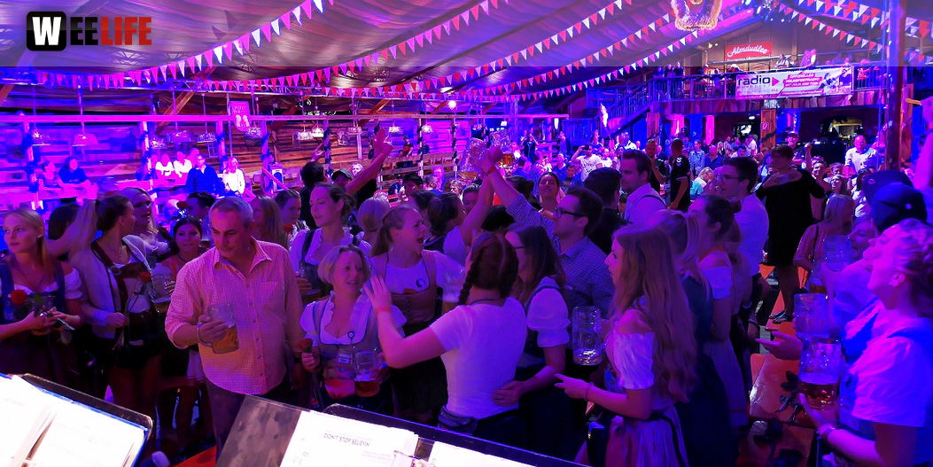 Auszug der Bedienungen  Hofer Volksfest 2018