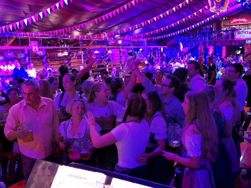 Auszug der Bedienungen  Hofer Volksfest 2018 – Foto 43