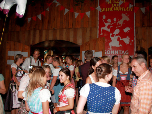 Auszug der Bedienungen  Hofer Volksfest 2018 – Foto 51