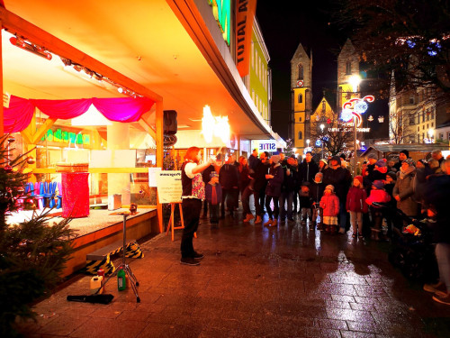 Feuerspucker Chariash Weihnachtsmarkt Hof 2.12.2018 – Foto 3