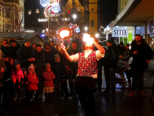 Feuerspucker Chariash Weihnachtsmarkt Hof 2.12.2018 – Foto 18