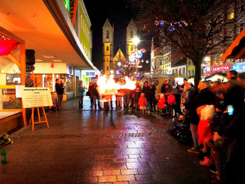 Feuerspucker Chariash Weihnachtsmarkt Hof 2.12.2018 – Foto 24