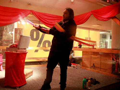 Feuerspucker Chariash Weihnachtsmarkt Hof 2.12.2018 – Foto 54