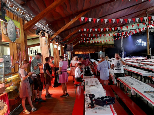 Letzte Vorbereitung  Hofer Volksfest Tag 1 – Foto 13
