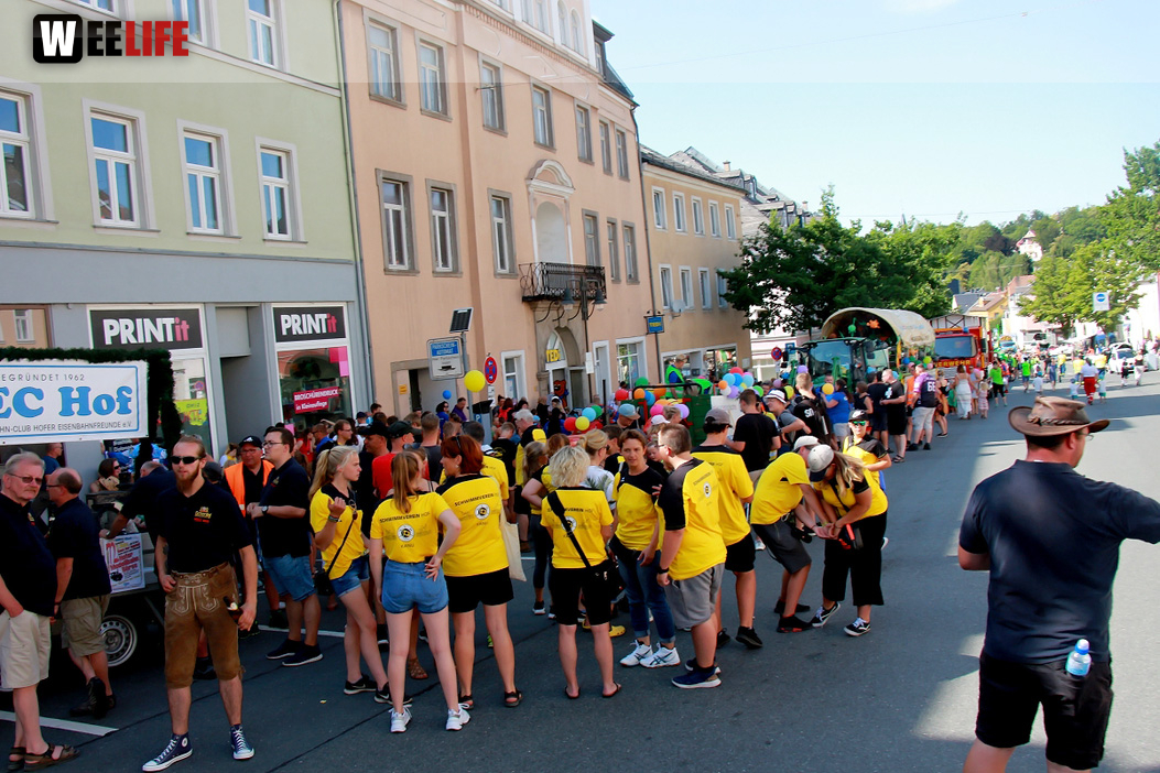 Aufstellung Volksfestumzug  Hofer Volksfest Tag 1