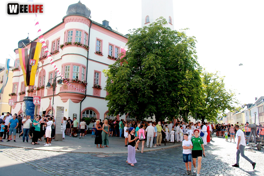 Aufstellung Volksfestumzug  Hofer Volksfest Tag 1