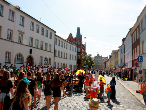 Aufstellung Volksfestumzug  Hofer Volksfest Tag 1 – Foto 33