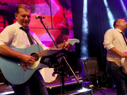 Gery & the Johnboys  Tag der Generationen Hofer Volksfest Tag 4 – Foto 52