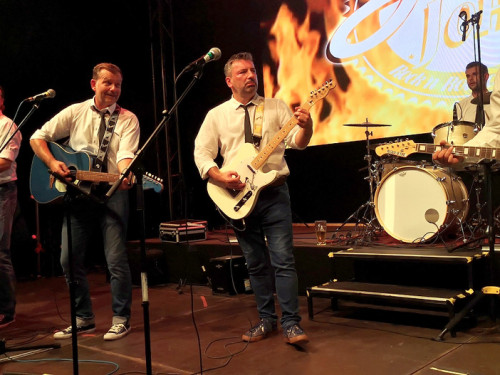 Gery & the Johnboys  Tag der Generationen Hofer Volksfest Tag 4 – Foto 79