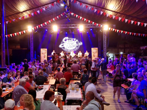Gery & the Johnboys  Tag der Generationen Hofer Volksfest Tag 4 – Foto 111
