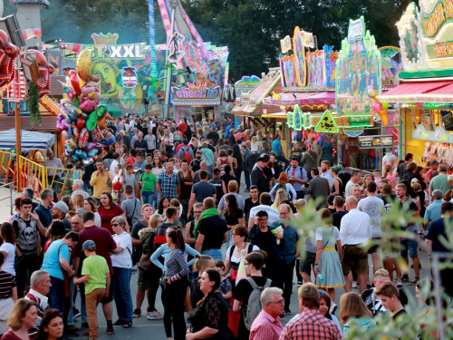 Nachmittag Tag der Betriebe Gealan Hofer Volksfest Tag 7 – Foto 23