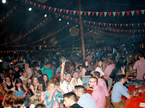 Aischzeit Lipperts Getränkevielfalt Tag 9 Hofer Volksfest Tag 9 – Foto 8