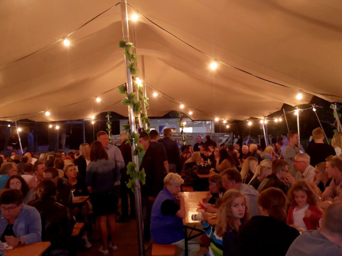 Aischzeit Lipperts Getränkevielfalt Tag 9 Hofer Volksfest Tag 9 – Foto 24