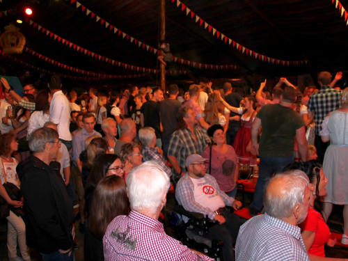 Aischzeit Lipperts Getränkevielfalt Tag 9 Hofer Volksfest Tag 9 – Foto 2