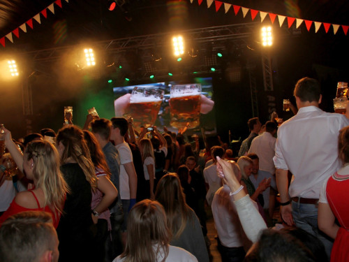 Aischzeit Lipperts Getränkevielfalt Tag 9 Hofer Volksfest Tag 9 – Foto 11