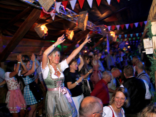 Aischzeit Lipperts Getränkevielfalt Tag 9 Hofer Volksfest Tag 9 – Foto 24