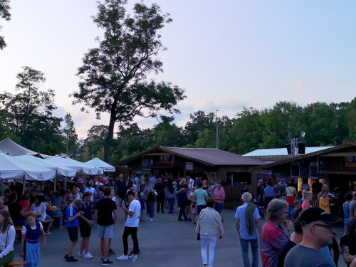 Stadtkapelle Teuschnitz Tag 10 Hofer Volksfest Hofer Volksfest 2019 – Foto 29