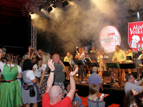 Auszug der Bedienungen  Hofer Volksfest Hofer Volksfest 2019 – Foto 6