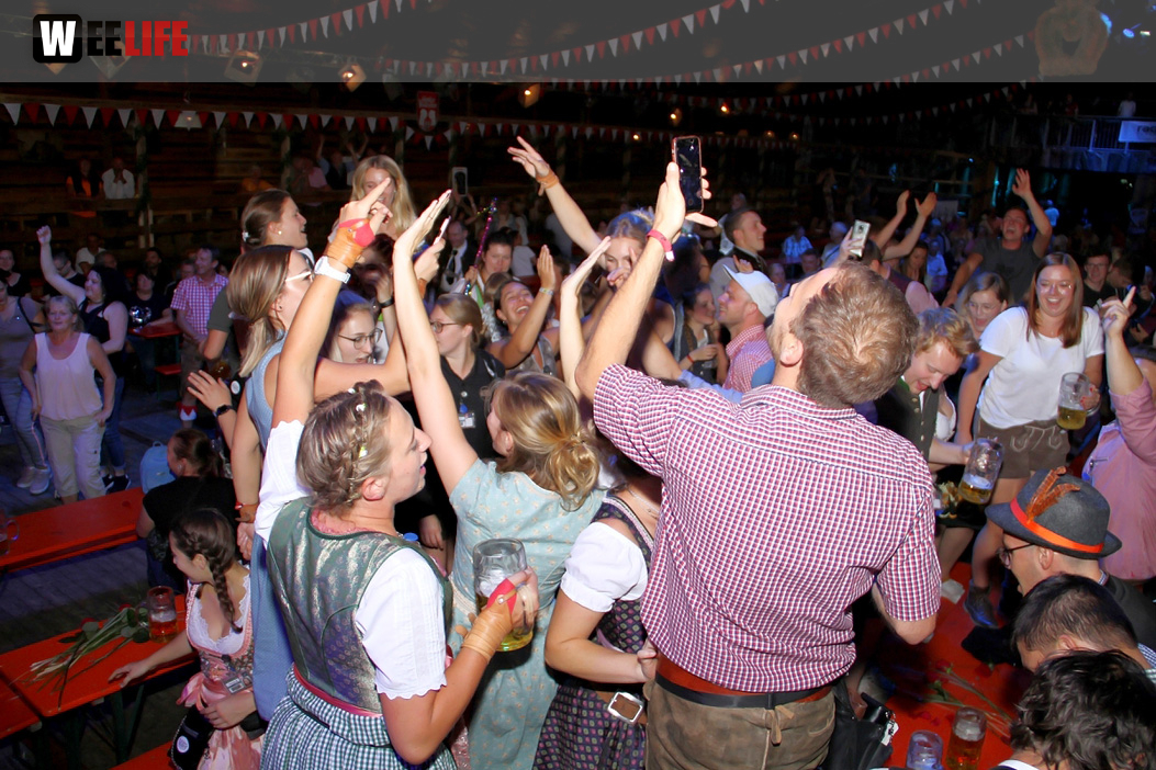 Auszug der Bedienungen  Hofer Volksfest Hofer Volksfest 2019
