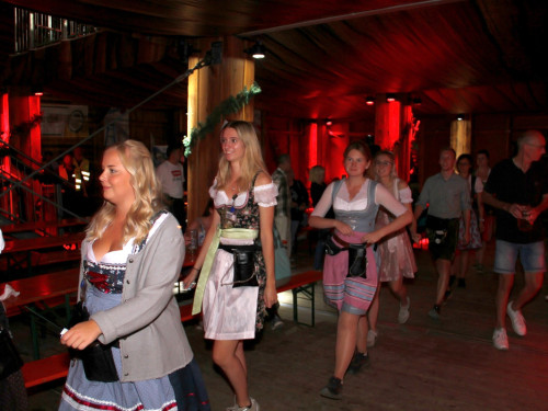 Auszug der Bedienungen  Hofer Volksfest Hofer Volksfest 2019 – Foto 13