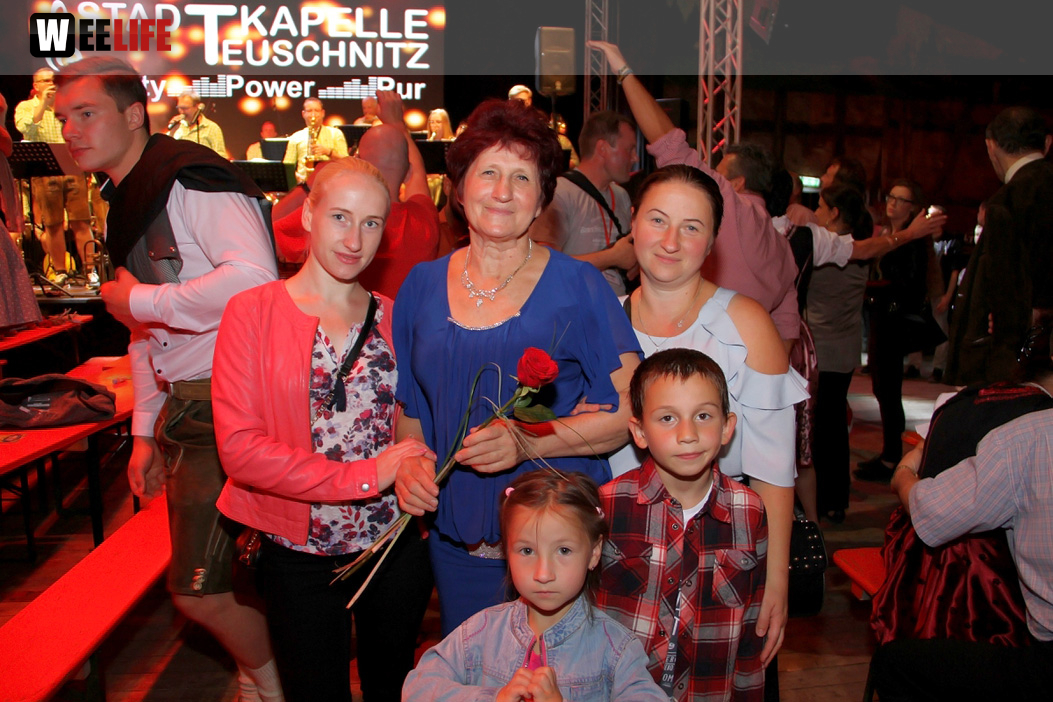 Auszug der Bedienungen  Hofer Volksfest Hofer Volksfest 2019