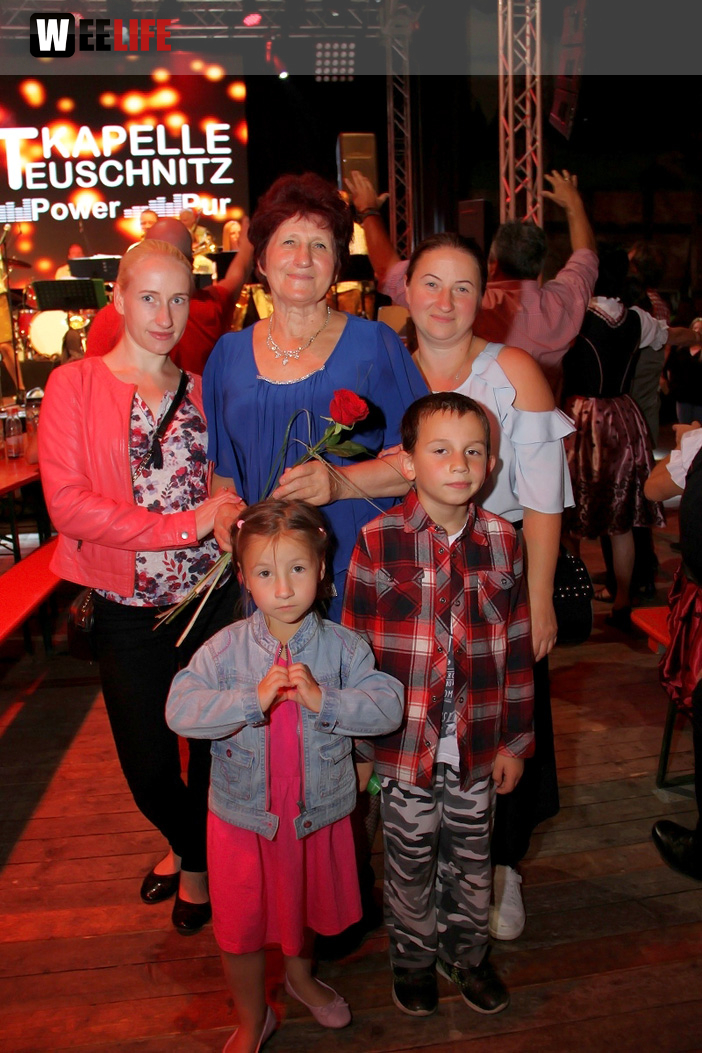 Auszug der Bedienungen  Hofer Volksfest Hofer Volksfest 2019
