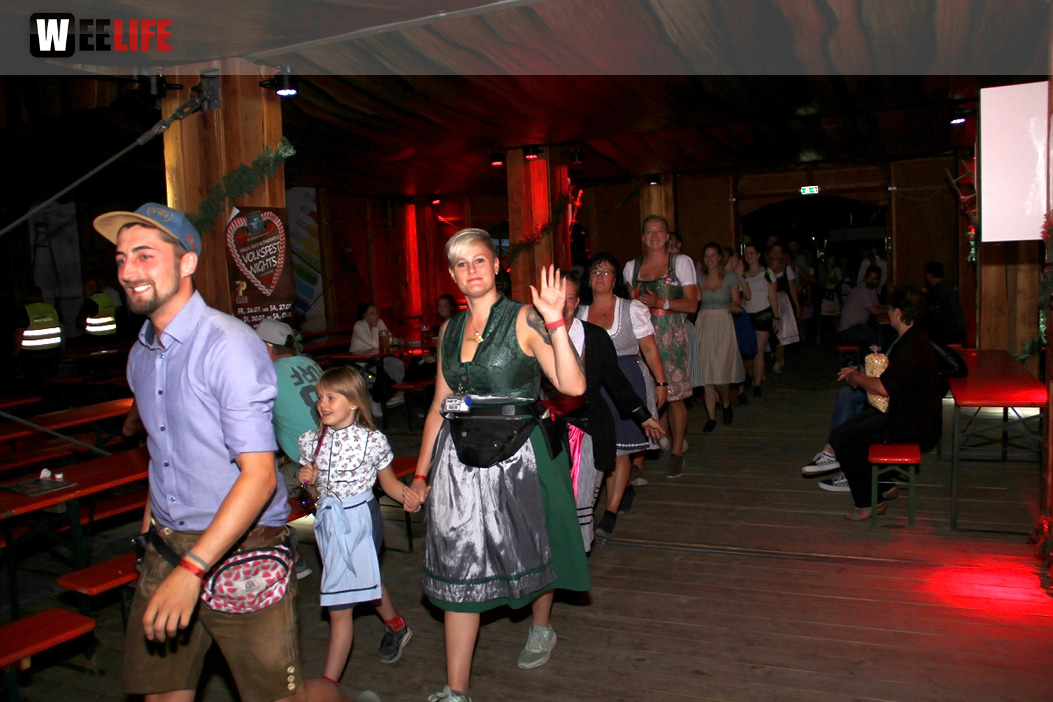 Auszug der Bedienungen  Hofer Volksfest Hofer Volksfest 2019