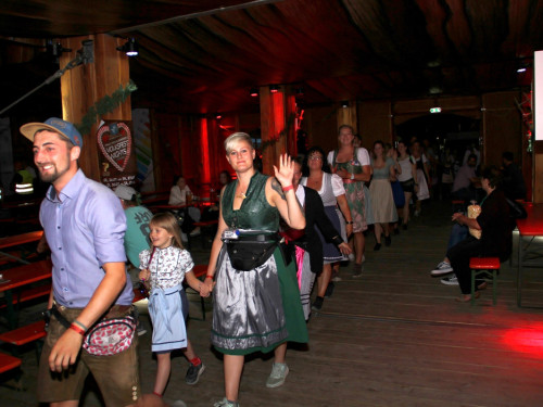 Auszug der Bedienungen  Hofer Volksfest Hofer Volksfest 2019 – Foto 17