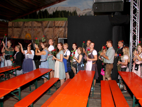 Auszug der Bedienungen  Hofer Volksfest Hofer Volksfest 2019 – Foto 25