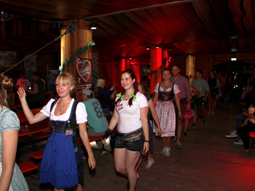 Auszug der Bedienungen  Hofer Volksfest Hofer Volksfest 2019 – Foto 26