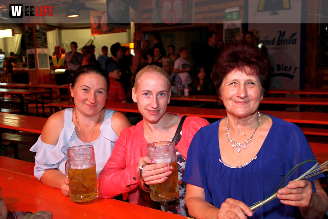 Auszug der Bedienungen  Hofer Volksfest Hofer Volksfest 2019
