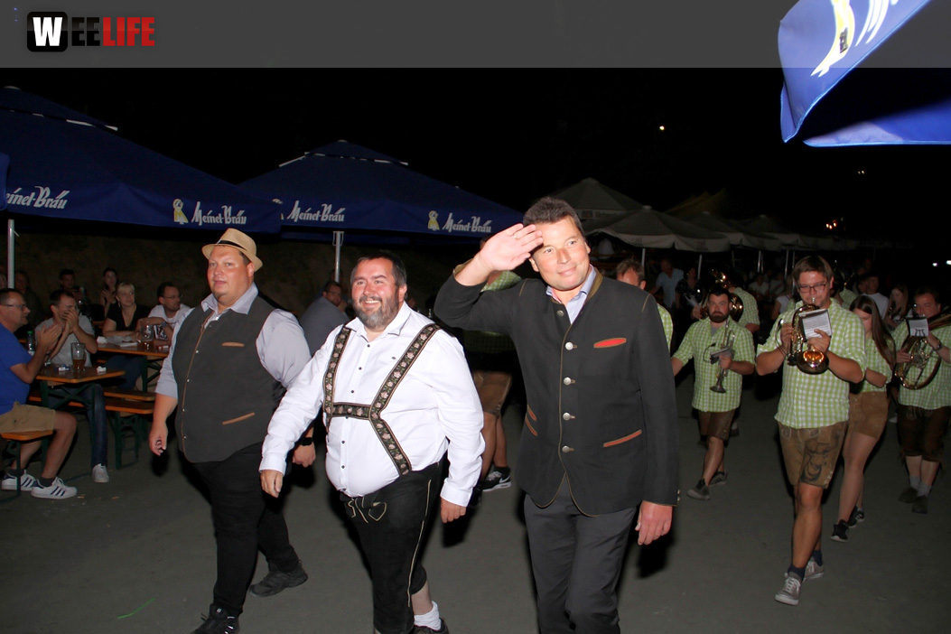 Auszug der Bedienungen  Hofer Volksfest Hofer Volksfest 2019