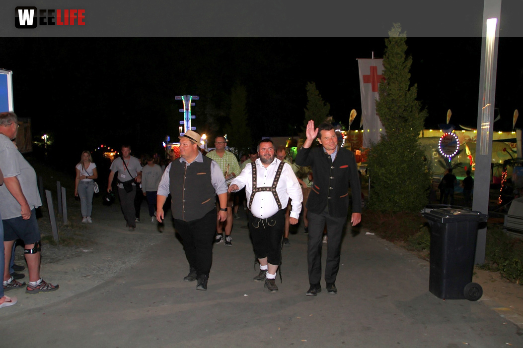 Auszug der Bedienungen  Hofer Volksfest Hofer Volksfest 2019