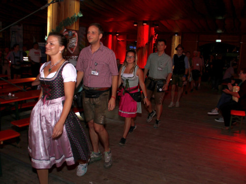 Auszug der Bedienungen  Hofer Volksfest Hofer Volksfest 2019 – Foto 35