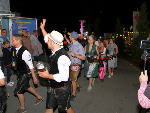 Auszug der Bedienungen  Hofer Volksfest Hofer Volksfest 2019 – Foto 43