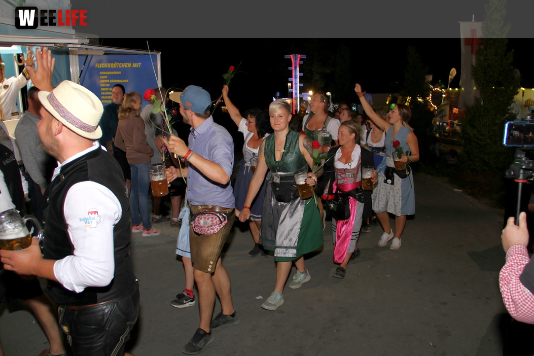 Auszug der Bedienungen  Hofer Volksfest Hofer Volksfest 2019