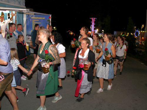 Auszug der Bedienungen  Hofer Volksfest Hofer Volksfest 2019 – Foto 45