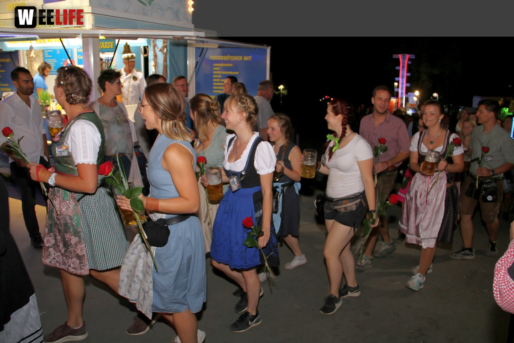 Auszug der Bedienungen  Hofer Volksfest Hofer Volksfest 2019