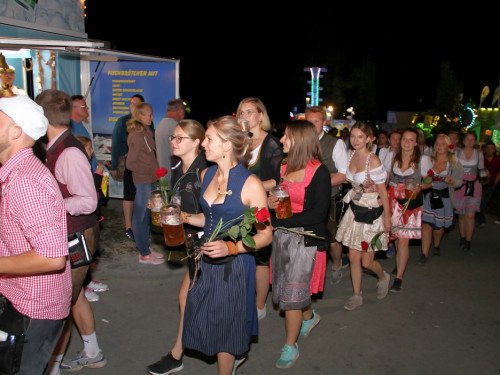 Auszug der Bedienungen  Hofer Volksfest Hofer Volksfest 2019 – Foto 54