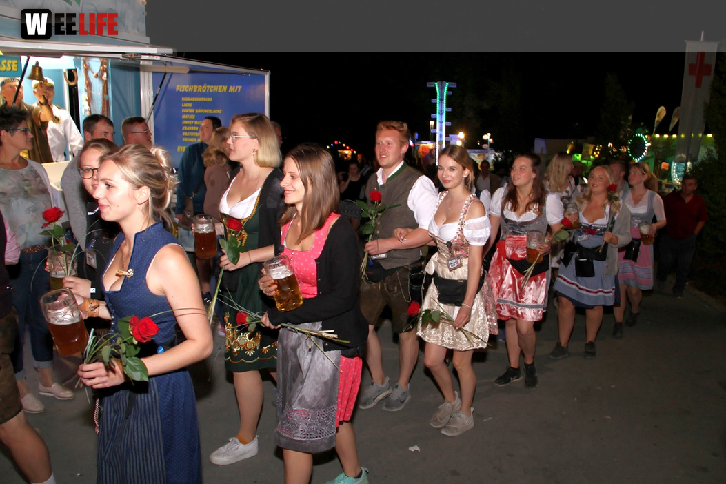 Auszug der Bedienungen  Hofer Volksfest Hofer Volksfest 2019