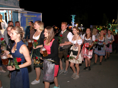 Auszug der Bedienungen  Hofer Volksfest Hofer Volksfest 2019 – Foto 55
