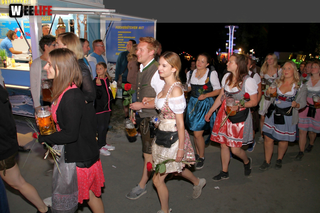 Auszug der Bedienungen  Hofer Volksfest Hofer Volksfest 2019