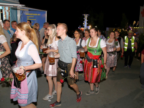 Auszug der Bedienungen  Hofer Volksfest Hofer Volksfest 2019 – Foto 60