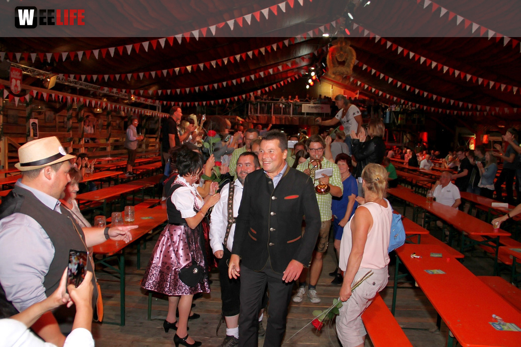 Auszug der Bedienungen  Hofer Volksfest Hofer Volksfest 2019