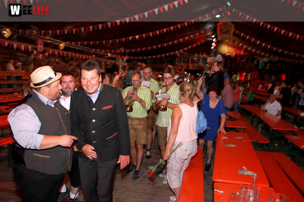 Auszug der Bedienungen  Hofer Volksfest Hofer Volksfest 2019