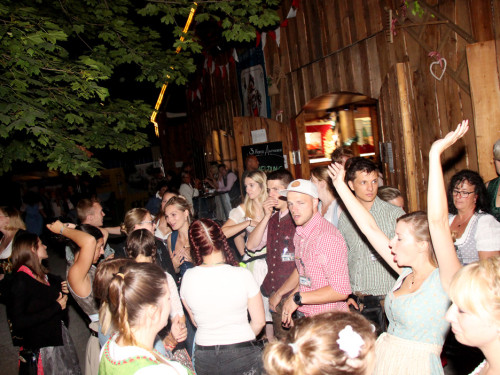 Auszug der Bedienungen  Hofer Volksfest Hofer Volksfest 2019 – Foto 4