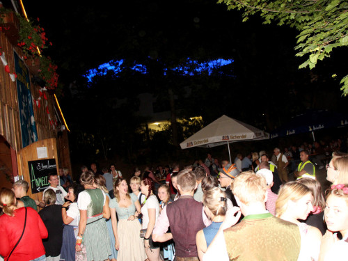 Auszug der Bedienungen  Hofer Volksfest Hofer Volksfest 2019 – Foto 7