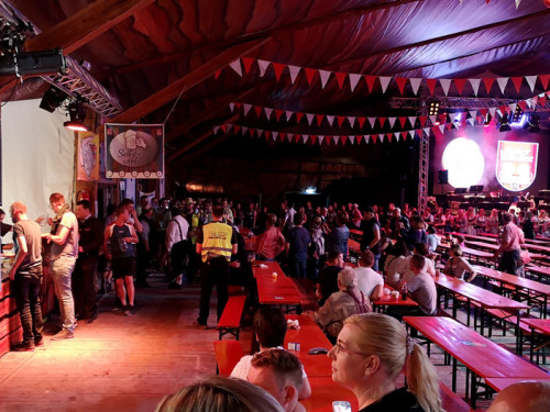 Auszug der Bedienungen  Hofer Volksfest Hofer Volksfest 2019 – Foto 14